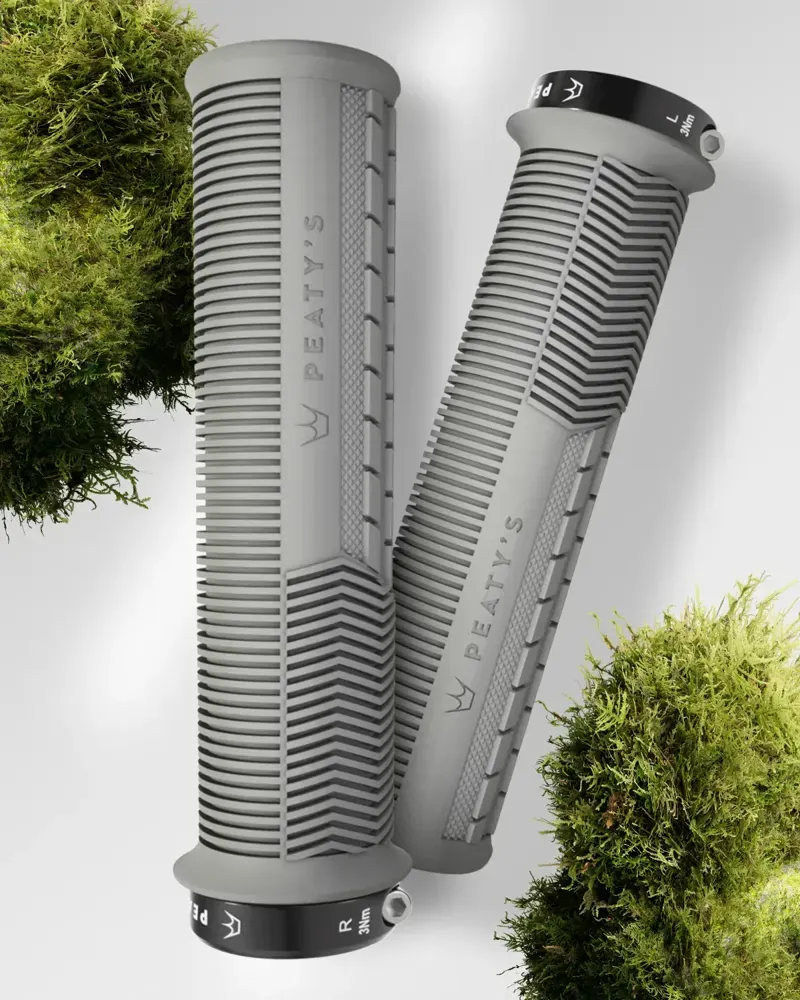 Peaty's Monarch Mushroom Grip Thick in Slate Grey