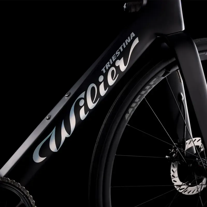 Wilier Rapida 105 Di2 in Bike in Lastlight Black-2