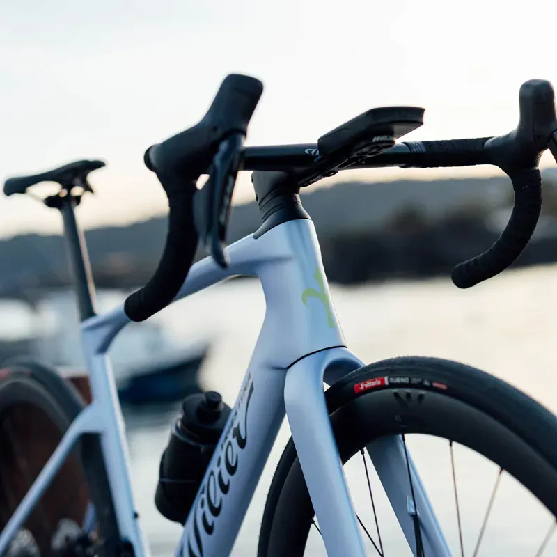 Wilier Rapida 105 Di2 Carbon Road Bike in Dusk Grey-2